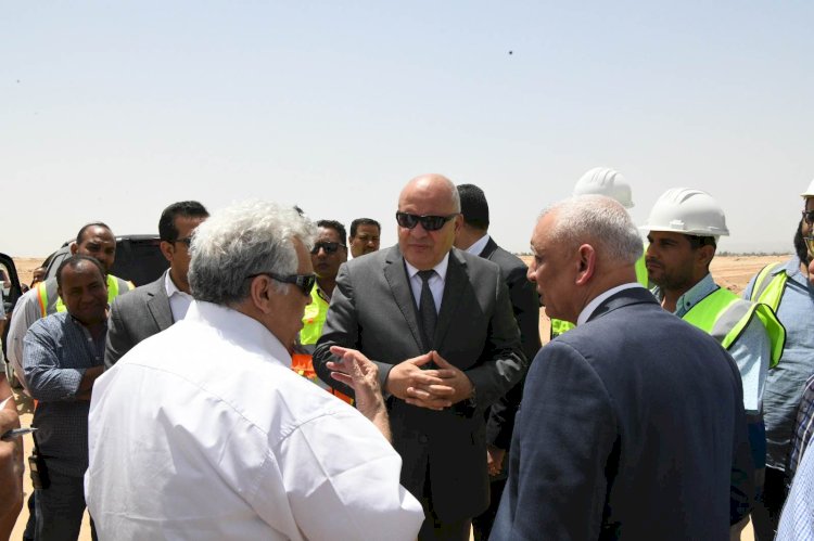 بتكلفة 265 مليون جنية محافظ قنا يتفقد أعمال مشروع الصرف الصحي بمدينة الأمل