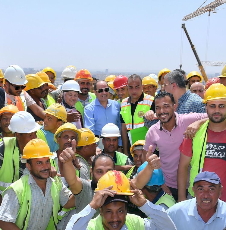 بالصور جولة الرئيس السيسي لتفقد أعمال تطوير عدد من الطرق والمحاور بالقاهرة الكبرى