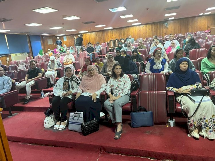 رئيس جامعة المنيا يفتتح البرنامج التدريبي لدورة أعضاء هيئة التدريس الراغبين في الترشح لوظيفة عميد