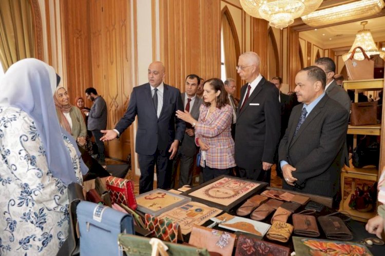 بمقر "الخارجية".. "تنمية المشروعات" يقيم معرض "اشتري فن مصري" بالتعاون مع اللجنة الوطنية لمكافحة الهجرة غير الشرعية