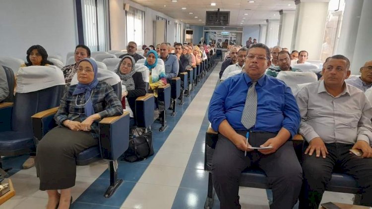 رئيس بحوث الصحراء يتابع مع قيادات وشباب الباحثين جهود تحقيق التنمية الزراعية المستدامة بالأراضي الصحراوية
