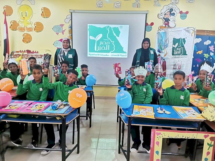 نائب محافظ قنا يشهد حفل تخرج طلاب مدارس التعليم المجتمعي