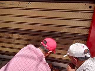 غلق وتشميع 8 معارض لمخالفة الترخيص في المنيا