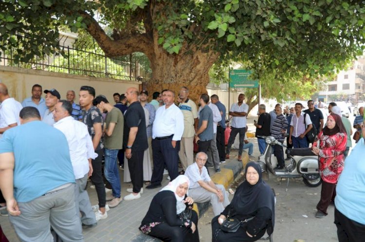 زيارة مفاجئة لوزير الزراعة لمنافذ الوزارة لتوفير السلع باسعار مخفضة استعدادا لعيد الاضحي المبارك