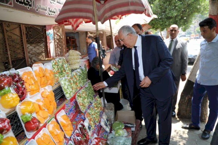 زيارة مفاجئة لوزير الزراعة لمنافذ الوزارة لتوفير السلع باسعار مخفضة استعدادا لعيد الاضحي المبارك