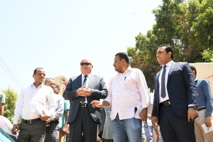 الداودي يعاين موقع الكورنيش الجديد غرب مدينة قنا 