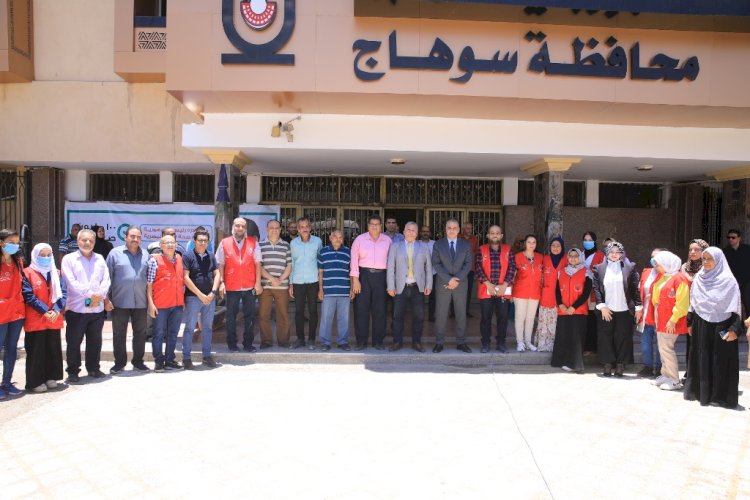 محافظ سوهاج يدشن إطلاق الحملة القومية " 100 يوم صحة " ويتفقد فرق العمل المشاركة