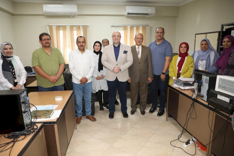 محافظ بنى سويف يُهنئ العاملين بإدارات ومكاتب الديوان العام بمناسبة عيد الأضحى المبارك