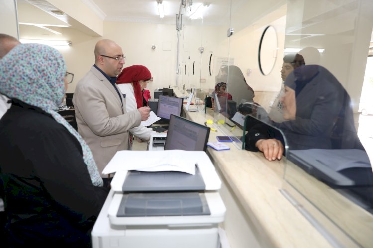 محافظ بنى سويف يُهنئ العاملين بإدارات ومكاتب الديوان العام بمناسبة عيد الأضحى المبارك