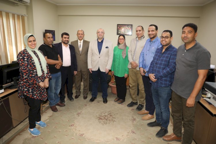 محافظ بنى سويف يُهنئ العاملين بإدارات ومكاتب الديوان العام بمناسبة عيد الأضحى المبارك