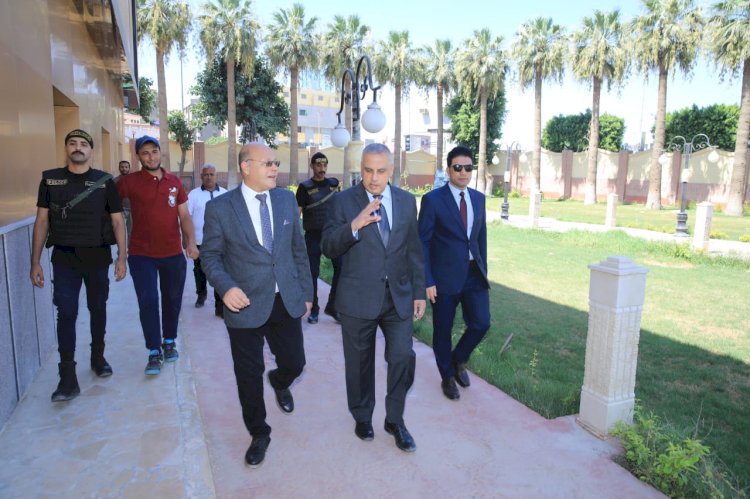 محافظ سوهاج يتفقد أعمال إنشاء  مركز السيطرة الموحد للشبكة الوطنية للطوارئ والسلامة بالديوان العام