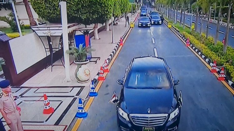 الرئيس السيسي يصل لمسجد القوات الجوية لأداء صلاة العيد