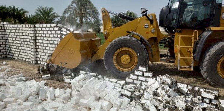 محافظ المنيا : إزالة 40حالة تعد على الأرض الزراعية وأملاك الدولة مع استمرار الحملات خلال أيام العيد بمراكز المحافظة