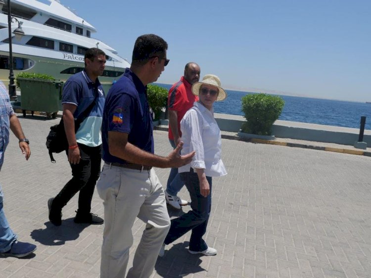 فى أول أيام عيد الأضحى المبارك:وزيرة البيئة تقود فريق محميات البحر الأحمر