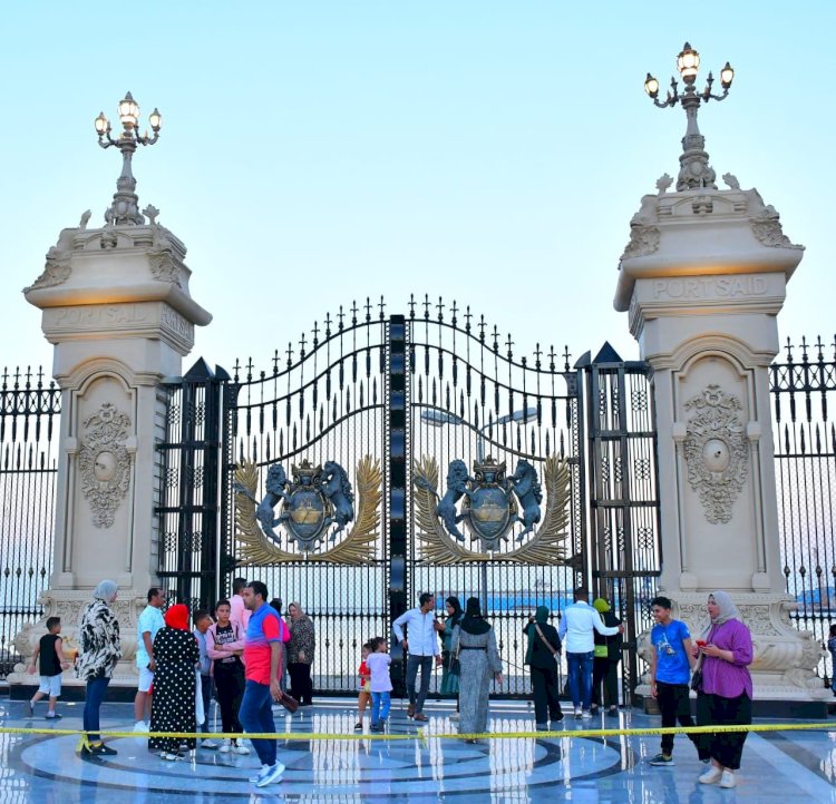 بالصور:ساحة مصر و الممشى السياحي يستقبلان بالمواطنين من أبناء بورسعيد وزوارها.