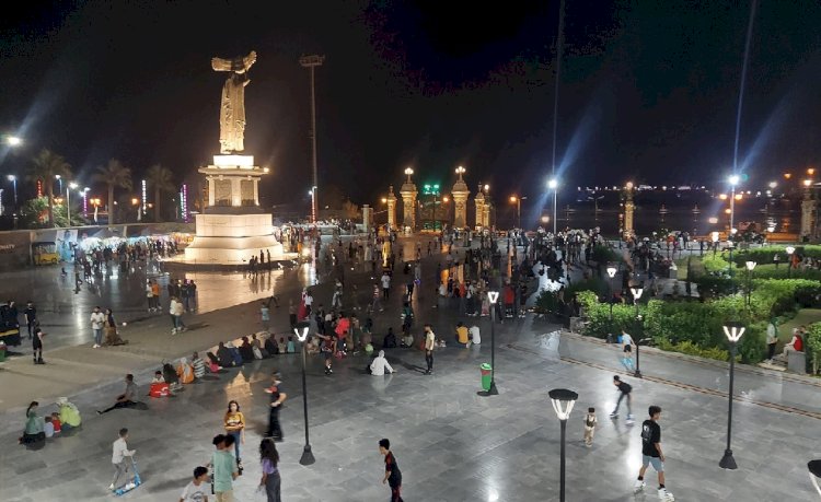 بالصور:ساحة مصر و الممشى السياحي يستقبلان بالمواطنين من أبناء بورسعيد وزوارها.