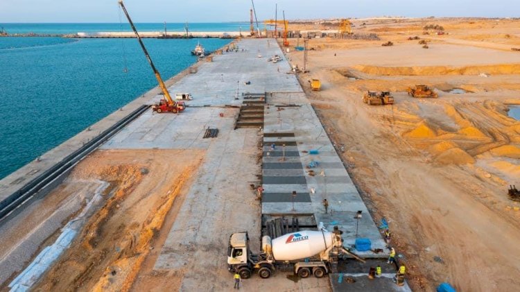 من محور للتنمية.. لمركز إقليمي لوجيستي صناعي على ضفتي القناة