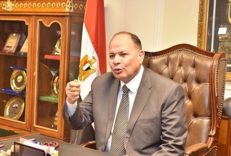 محافظ أسيوط يجرى حركة محليات محدودة للاستعانة بالكفاءات والقيادات الشابة