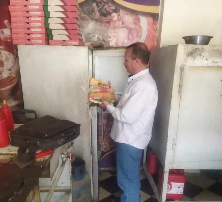 ضبط ١٩٣ مخالفة صحية خلال حملات رقابية على المنشآت الغذائية بالمنيا