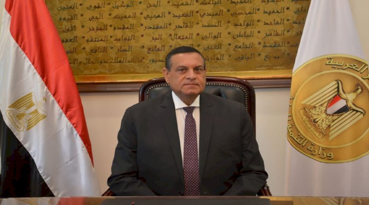 ثورة على القوانين المعطلة للاستثمار والقضاء على البيروقراطية على أرض المحافظات