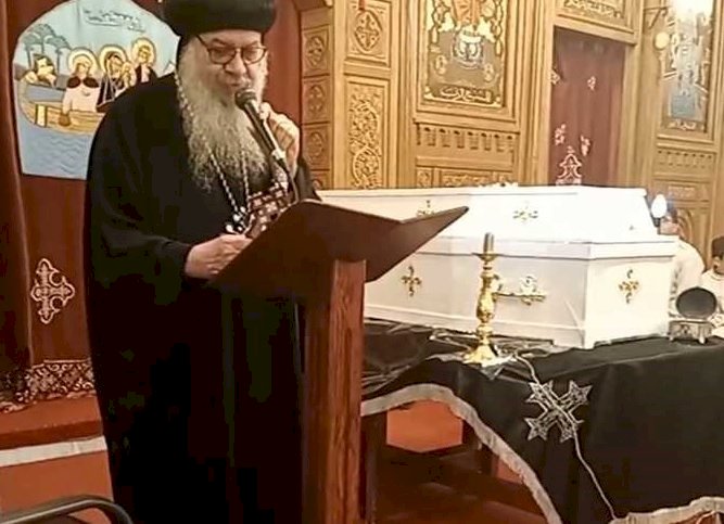 آلاف المواطنين يشيعون جثمان طبيب لقي مصرعه في حادث مروري بالمنيا