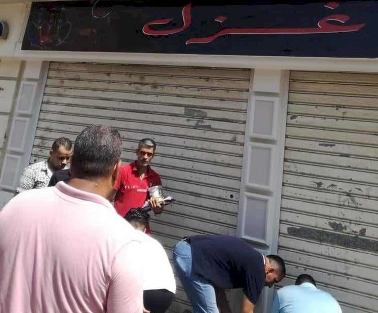حملة مفاجئة بحى شمال مدينة المنيا تغلق مقهيين وتوقف تحويل شقة من سكنى إلى تجارى