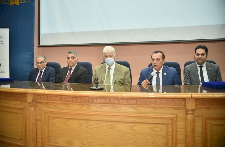 اللواء عمرو عبد الوهاب يشارك فى الملتقى التوظيفى لطلاب قسمى هندسة التشييد والهندسة المعمارية بكلية الهندسة بالجامعة المصرية الروسية