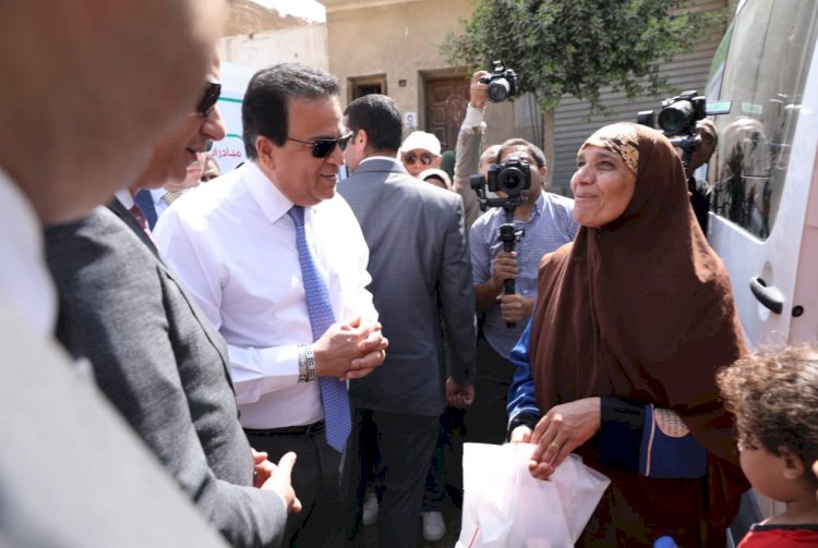 بالصور وزير الصحة يتفقد مقر حملة 100 يوم صحة بقرية سنهور ويُشيد بمستوى الخدمات المقدمه