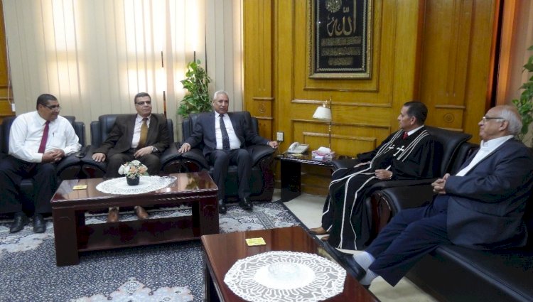 الكنيسة الأنجيلية الثانية في جامعة المنيا للتهنئة بالعيد