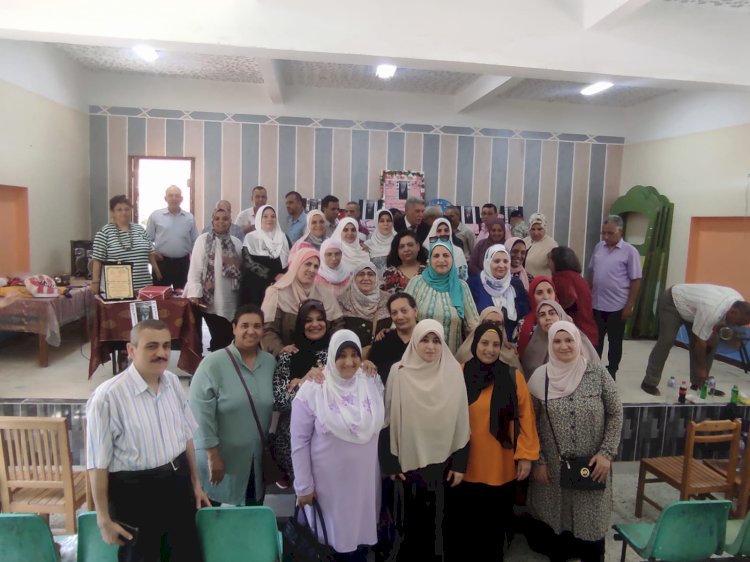 تظاهرة حب بمدرسة " الشهيد عادل نتيج الابتدائية  (الزهراء سابقا) بعين شمس في حـب الأستـاذ عـزيــز نبيه