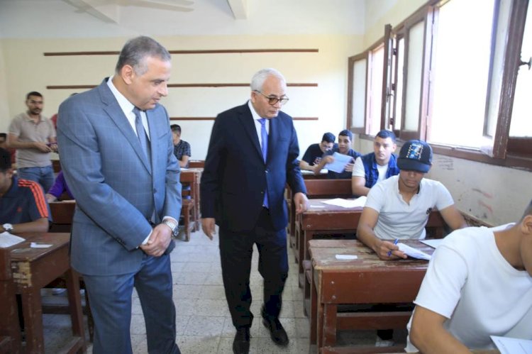 وزير التربية والتعليم ومحافظ سوهاج يتفقدان لجان امتحانات الثانوية بمدرستي قدري ابوحسين وعبدالحميد رضوان