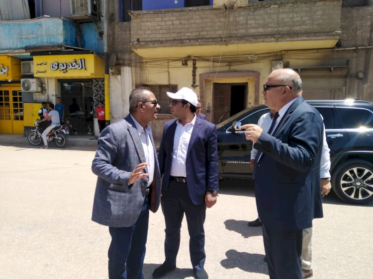 محافظ قنا يحيل رئيس حي ومشرفي النظافة بقوص للتحقيق 