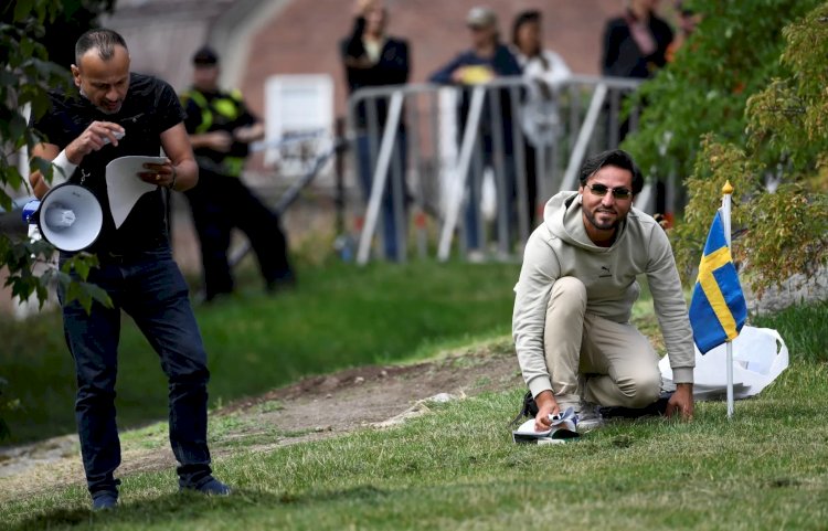 الأردن يدين ويحذر من تكرار حرق نسخ من المصحف الشريف