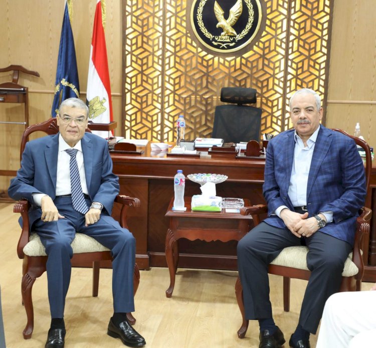 اللواء أسامة القاضي يهنئ مدير أمن المنيا الجديد ويُشيد بالدور الوطنى لرجال الشرطة في تحقيق الأمن والاستقرار