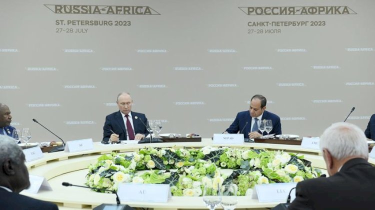 الرئيس السيسي يشارك في غداء عمل مع الرئيس الروسي ورؤساء الدول والحكومات الأفارقة