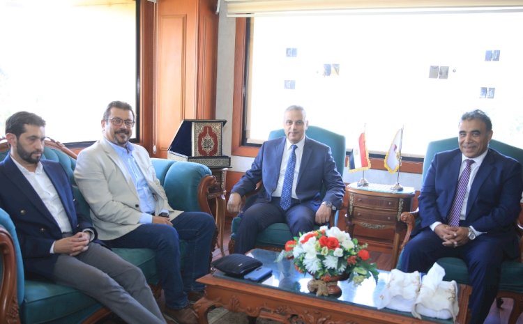 محافظ سوهاج يستقبل وفد اللجنة العلمية لصحة المرأة المصرية