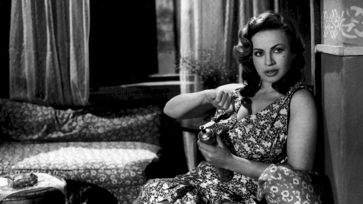 هند رستم.. آية الفن والجمال والعبقرية