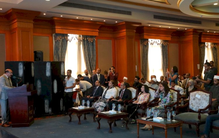 محافظ أسوان يفتتح فعاليات أسبوع الشباب ويكرم النماذج الشبابية الناجحة