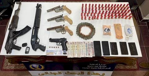 سقوط متهم بحوزته اسلحة نارية بالمنيا