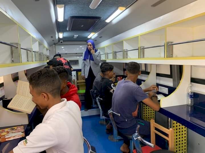 مكتبة مصر العامة  المتنقلة بقنا  تجوب في مركز شباب بلاد المال بحري