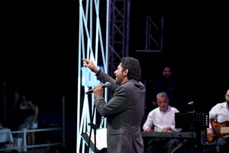 الفنان معين شريف يختتم مهرجان اهمج العاشر 2023 بلبنان