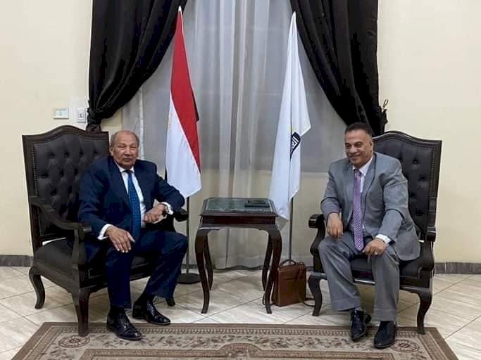 محافظ القاهرة يهنيء مدير التضامن الإجتماعي بالقاهرة لتوليه منصبه الجديد