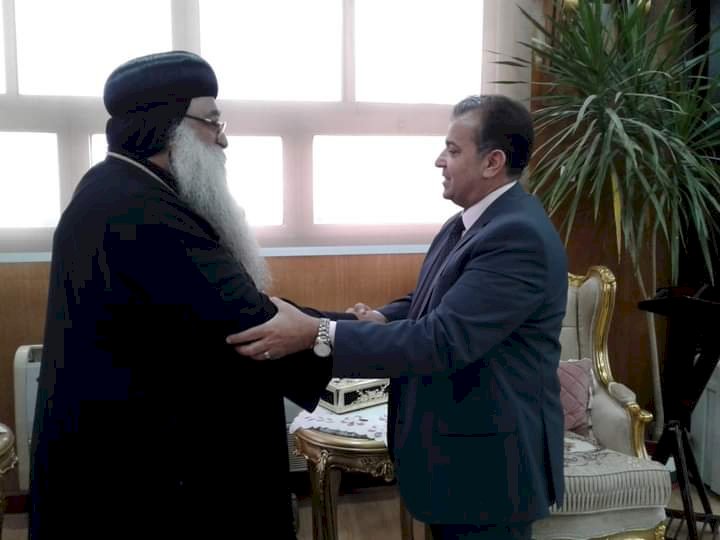 مطران دشنا في ضيافة رئيس جامعة جنوب الوادي