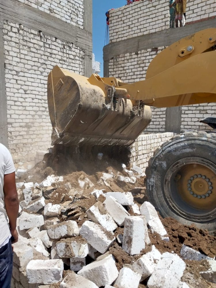 ازالة ٧٢ حالة تعدي علي الاراضي الزراعية بالمنيا