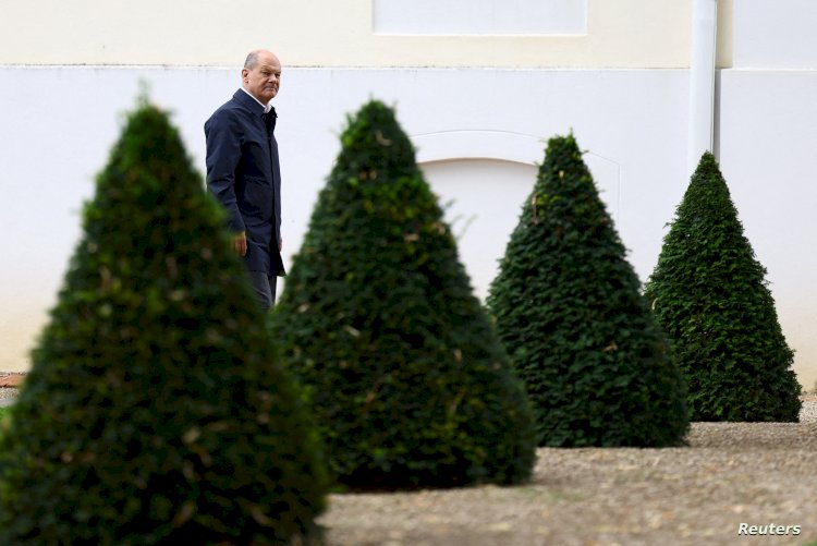 المستشار الألماني شولتس يسقط خلال ممارسته رياضة الجري