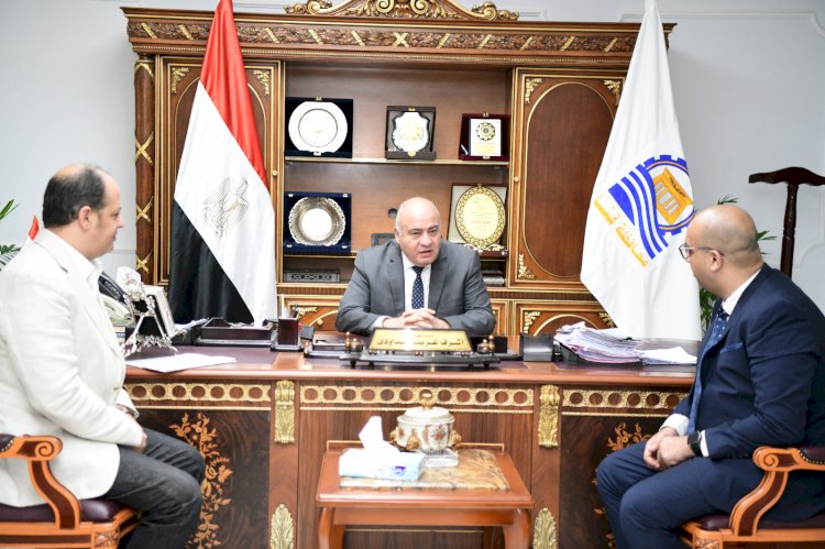 محافظ قنا يستقبل وكيل وزارة الصحة الجديد