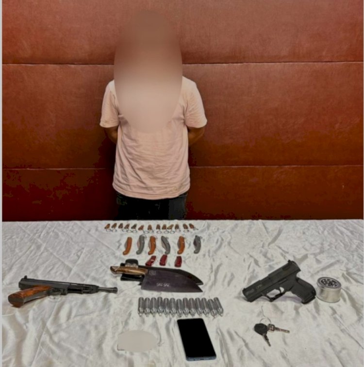 ضبط تاجر الاسلحة البيضاء وطبنجات ضغط الهواء