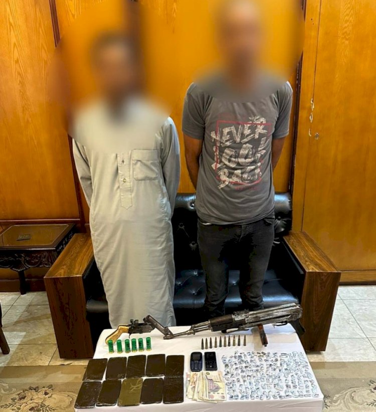 اسلحة ومخدرات بحوزة عاطلين بالبحيرة