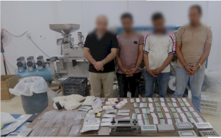 الداخلية احباط محاولة تشكيل عصابي تصنيع عقاقير مخدرة تؤثر علي الحالة النفسية بالقاهرة