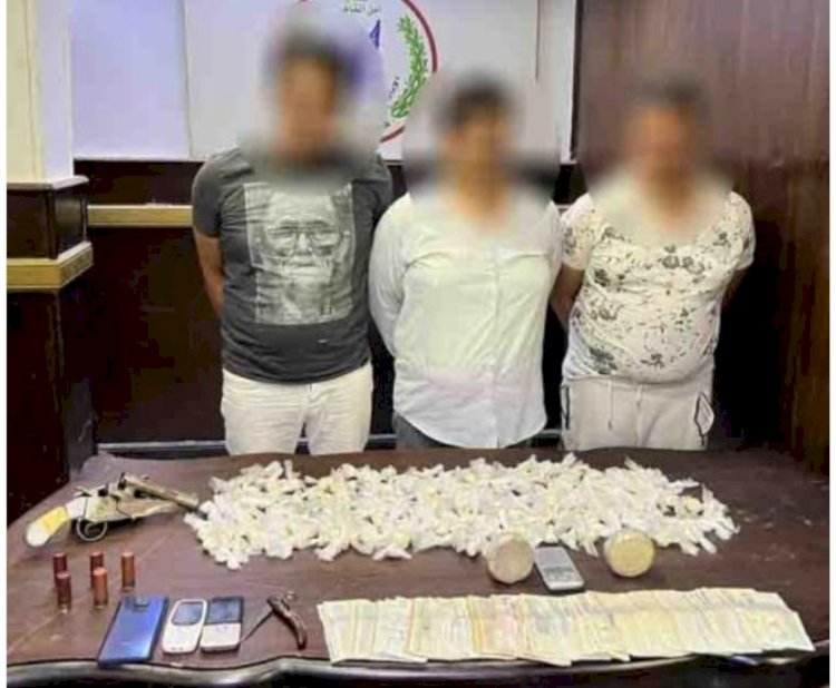 ضبط ٣ اشخاص بحوزتهم اسلحة ومخدرات بالقاهرة